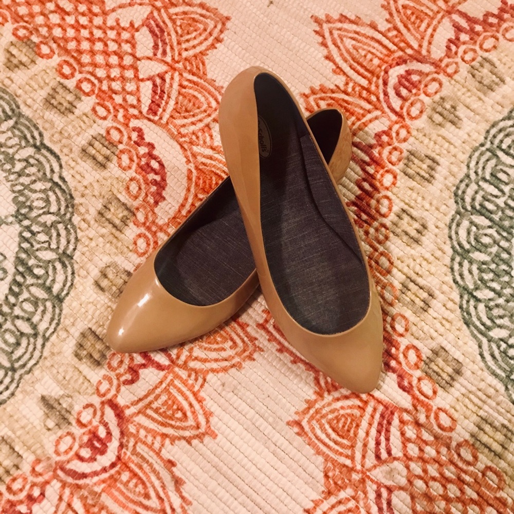 Nude Pointed Toe Flats Sz 10